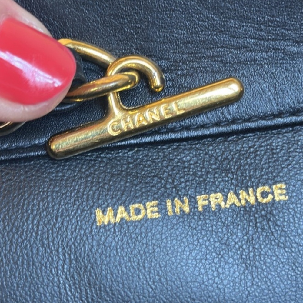 CHANEL COA XL Calfskin Tote 24K Goldplated Hardware Early 90's Made in France - Picture 14 of 16
